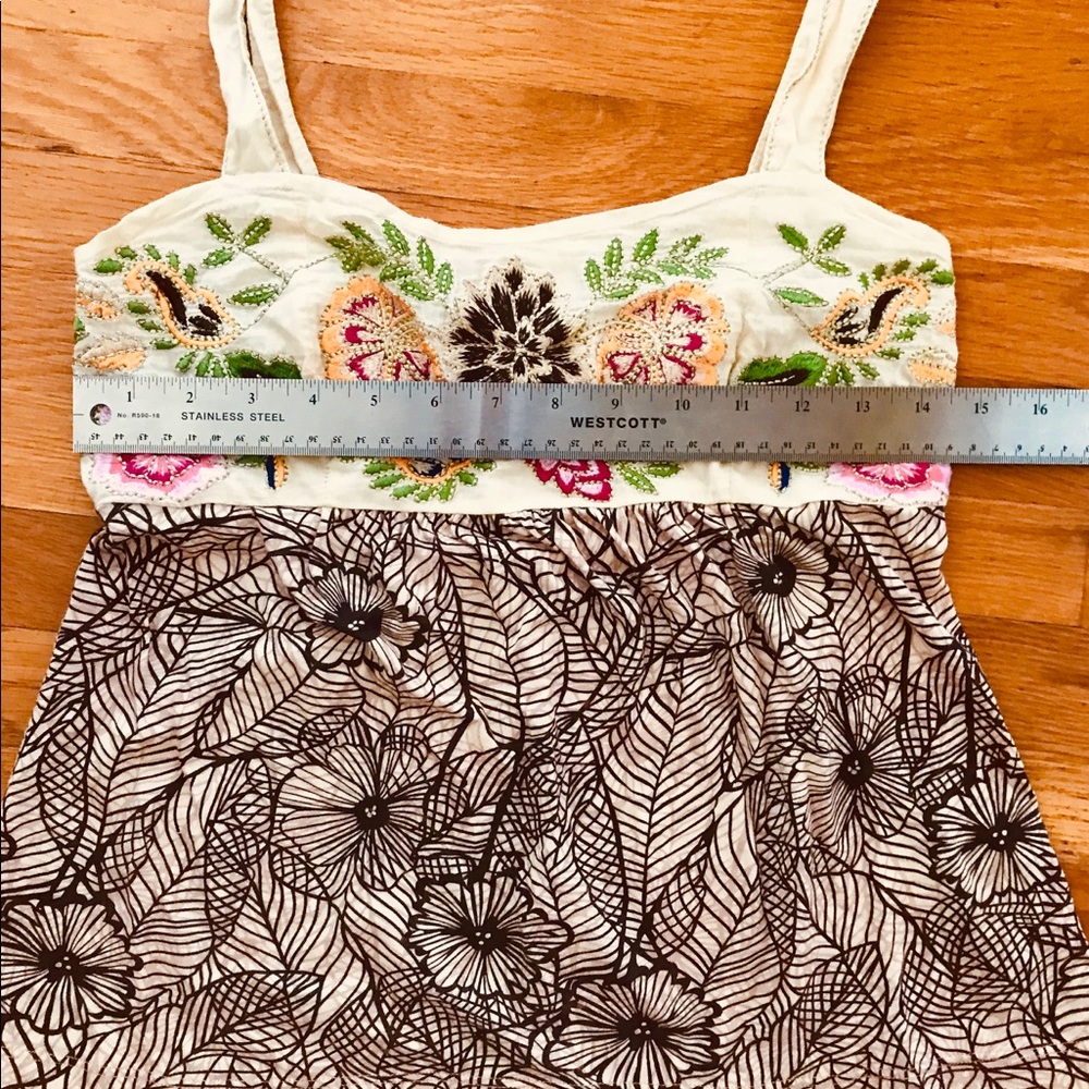 🛍Anthro Top; Embroidered Flowers - Picture 2 of 8